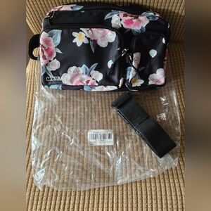 NWT CXWMZY Fanny Pack With Strap Extension BLACK FLORAL